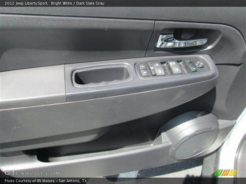 Bright White / Dark Slate Gray 2012 Jeep Liberty Sport