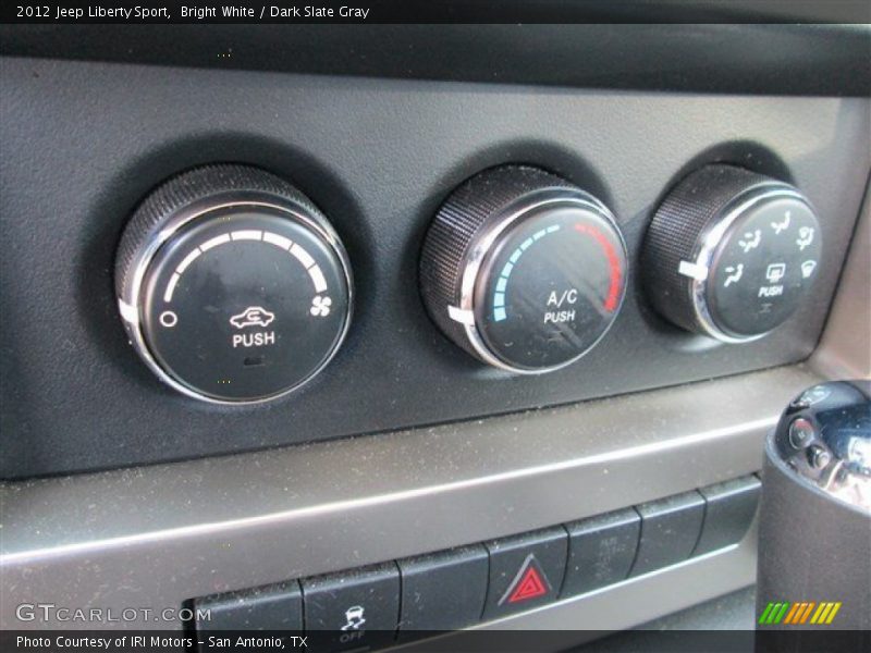 Bright White / Dark Slate Gray 2012 Jeep Liberty Sport