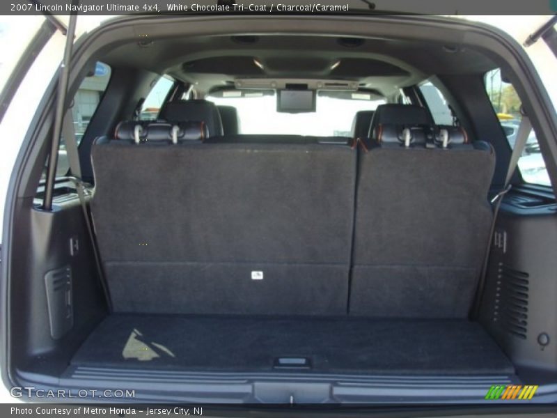 White Chocolate Tri-Coat / Charcoal/Caramel 2007 Lincoln Navigator Ultimate 4x4