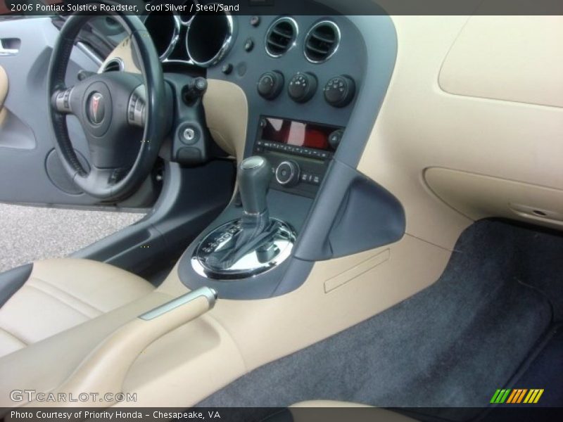 Dashboard of 2006 Solstice Roadster