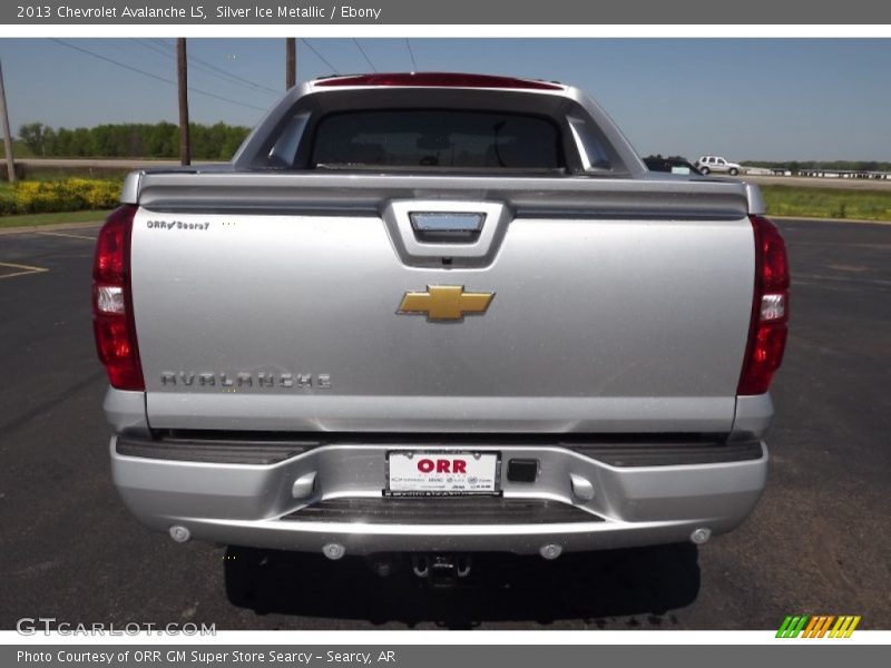 Silver Ice Metallic / Ebony 2013 Chevrolet Avalanche LS