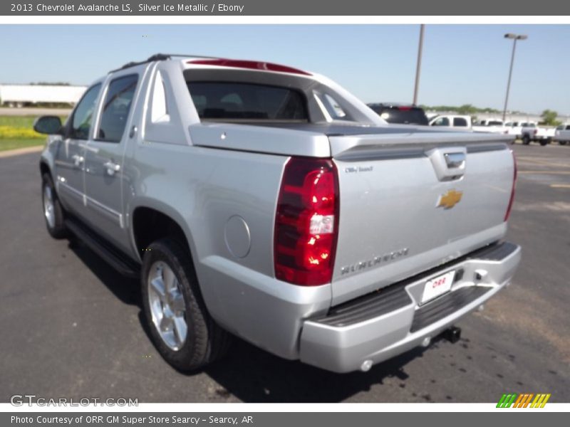 Silver Ice Metallic / Ebony 2013 Chevrolet Avalanche LS