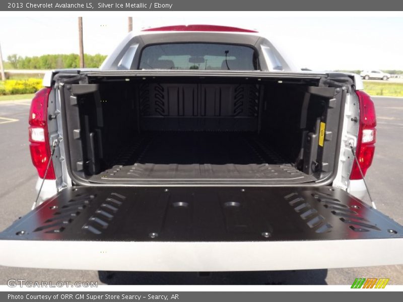 Silver Ice Metallic / Ebony 2013 Chevrolet Avalanche LS