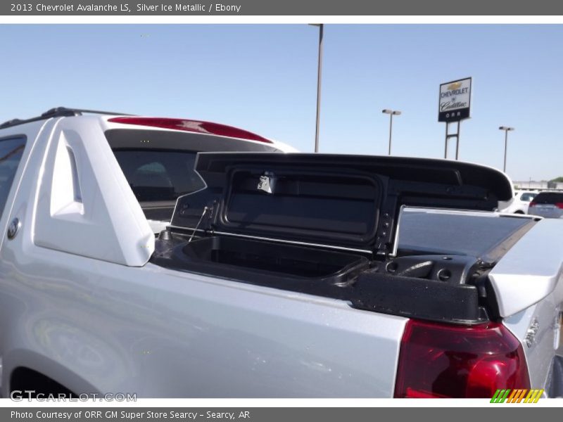 Silver Ice Metallic / Ebony 2013 Chevrolet Avalanche LS