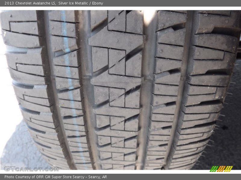 Silver Ice Metallic / Ebony 2013 Chevrolet Avalanche LS