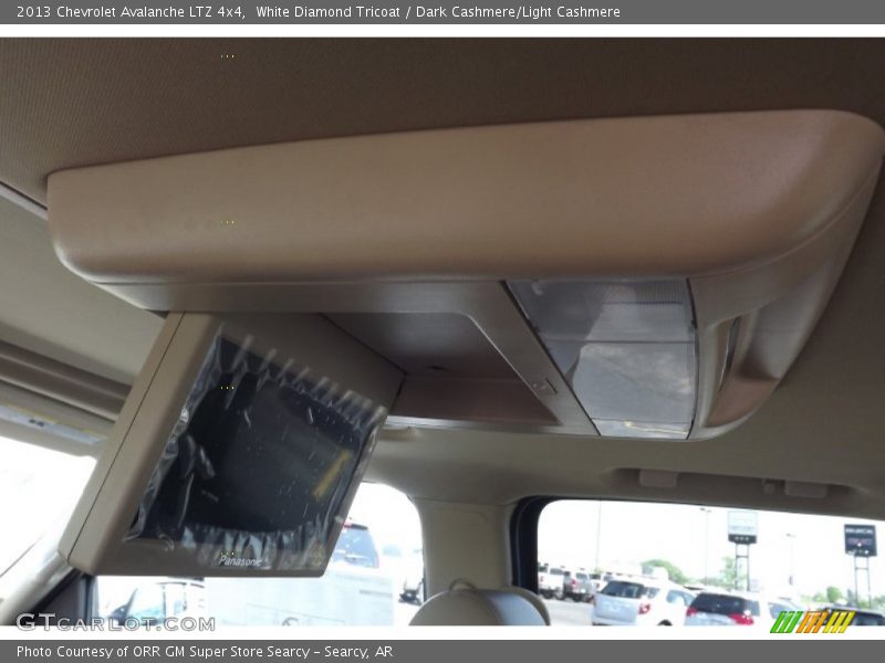 White Diamond Tricoat / Dark Cashmere/Light Cashmere 2013 Chevrolet Avalanche LTZ 4x4