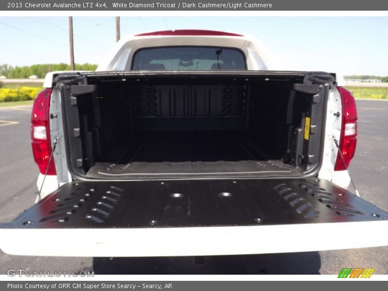 White Diamond Tricoat / Dark Cashmere/Light Cashmere 2013 Chevrolet Avalanche LTZ 4x4