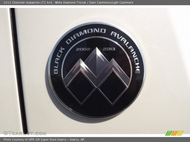 White Diamond Tricoat / Dark Cashmere/Light Cashmere 2013 Chevrolet Avalanche LTZ 4x4