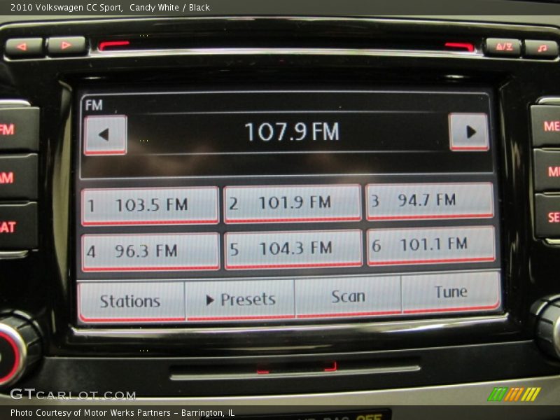 Candy White / Black 2010 Volkswagen CC Sport