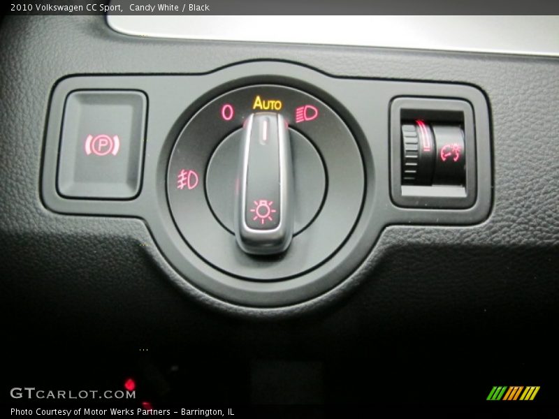 Candy White / Black 2010 Volkswagen CC Sport