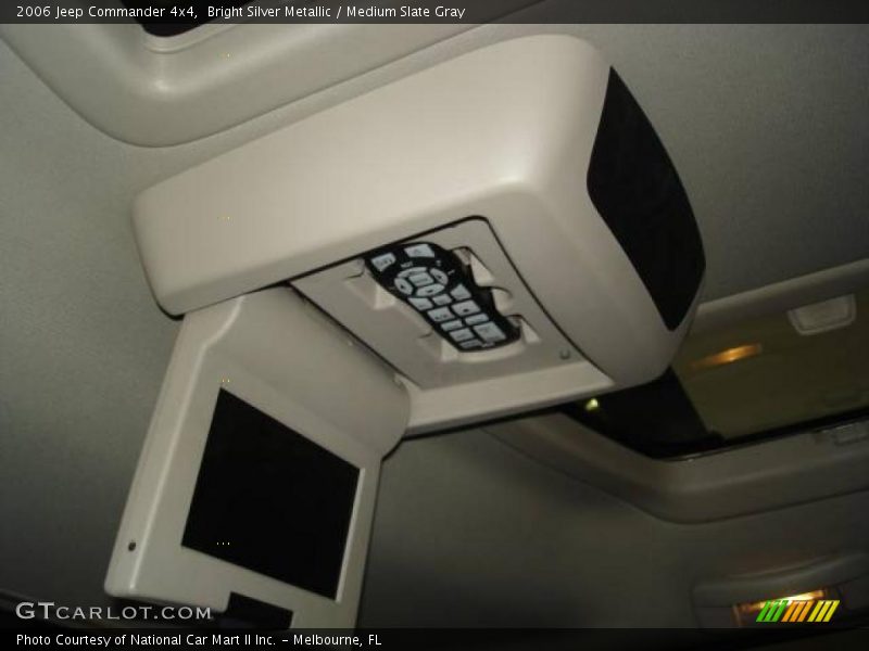 Bright Silver Metallic / Medium Slate Gray 2006 Jeep Commander 4x4