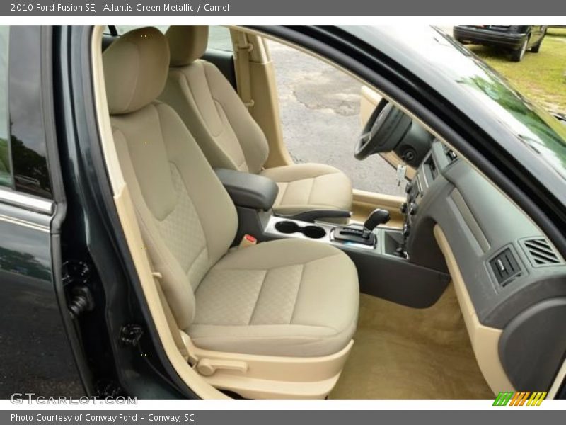 Atlantis Green Metallic / Camel 2010 Ford Fusion SE