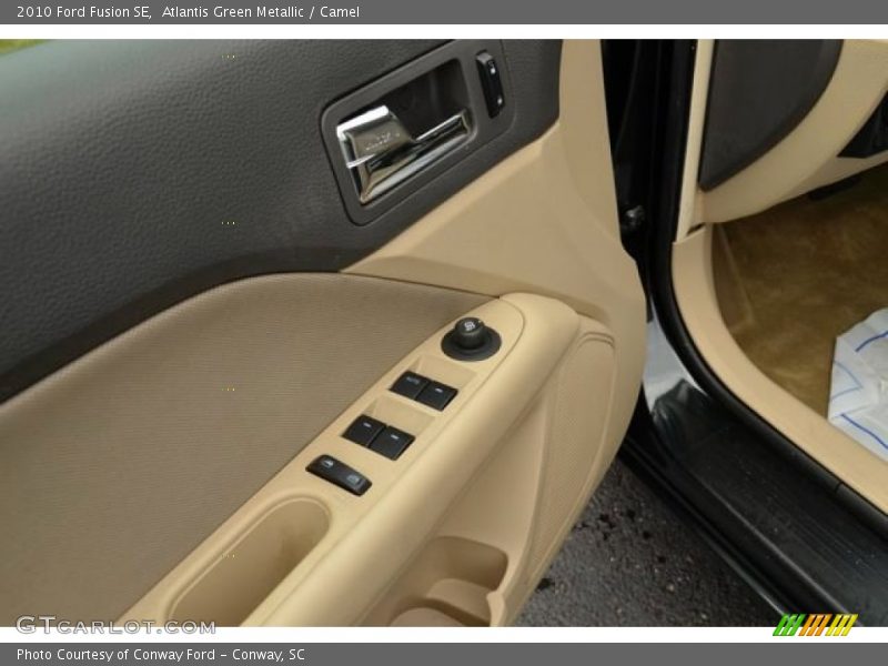 Atlantis Green Metallic / Camel 2010 Ford Fusion SE