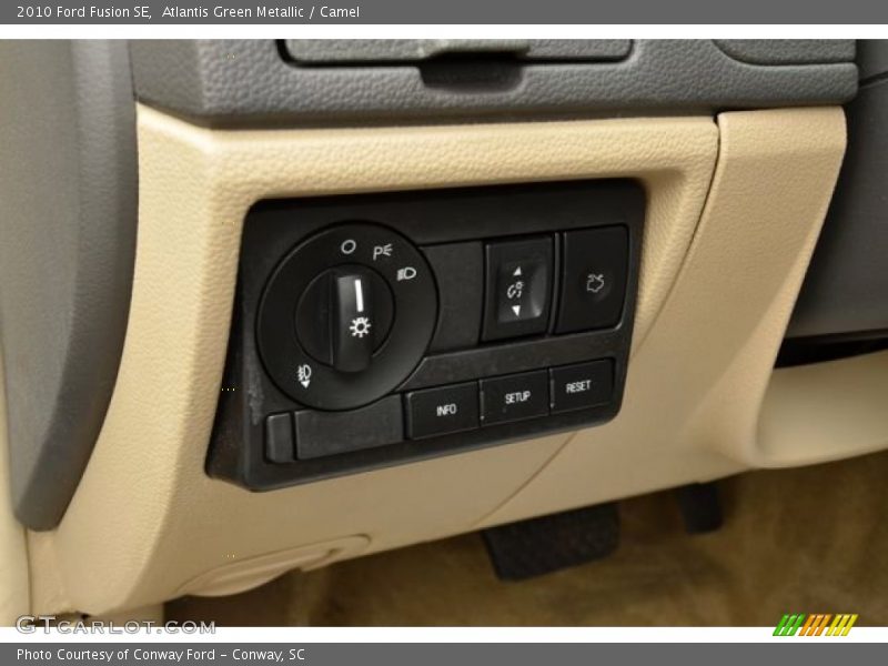 Atlantis Green Metallic / Camel 2010 Ford Fusion SE