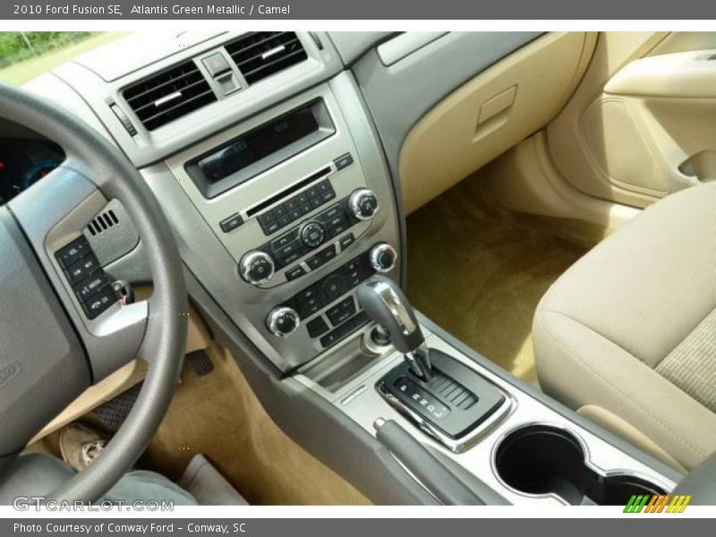 Atlantis Green Metallic / Camel 2010 Ford Fusion SE