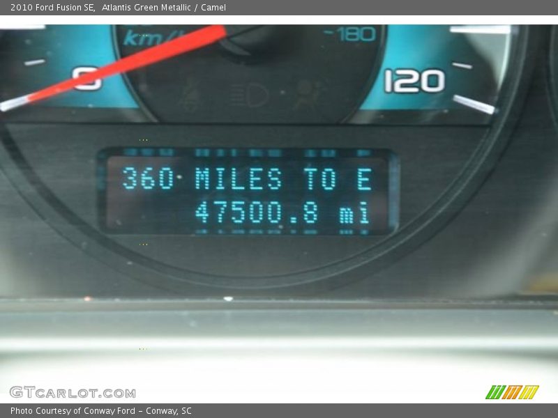 Atlantis Green Metallic / Camel 2010 Ford Fusion SE