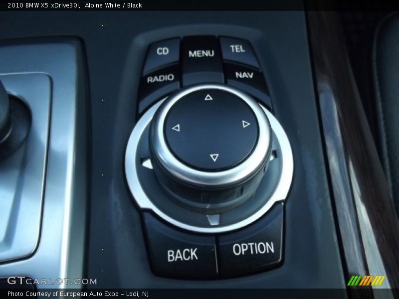 Alpine White / Black 2010 BMW X5 xDrive30i