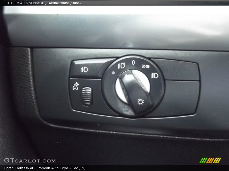 Alpine White / Black 2010 BMW X5 xDrive30i