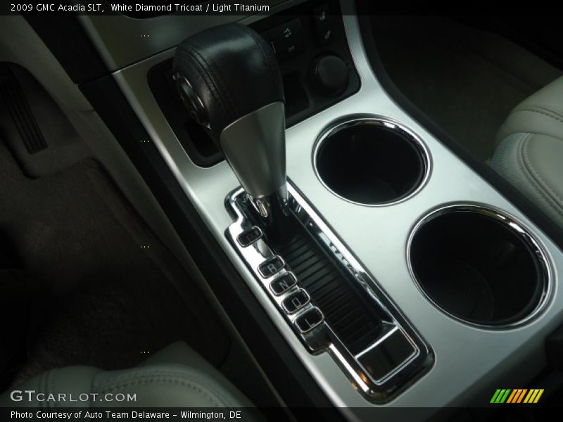 White Diamond Tricoat / Light Titanium 2009 GMC Acadia SLT