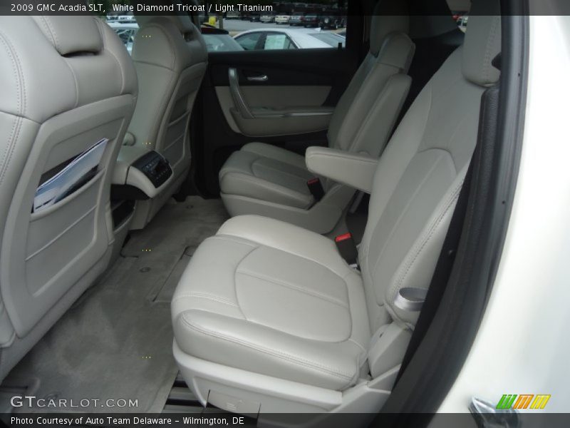 White Diamond Tricoat / Light Titanium 2009 GMC Acadia SLT