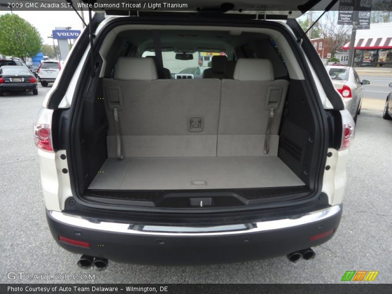 White Diamond Tricoat / Light Titanium 2009 GMC Acadia SLT