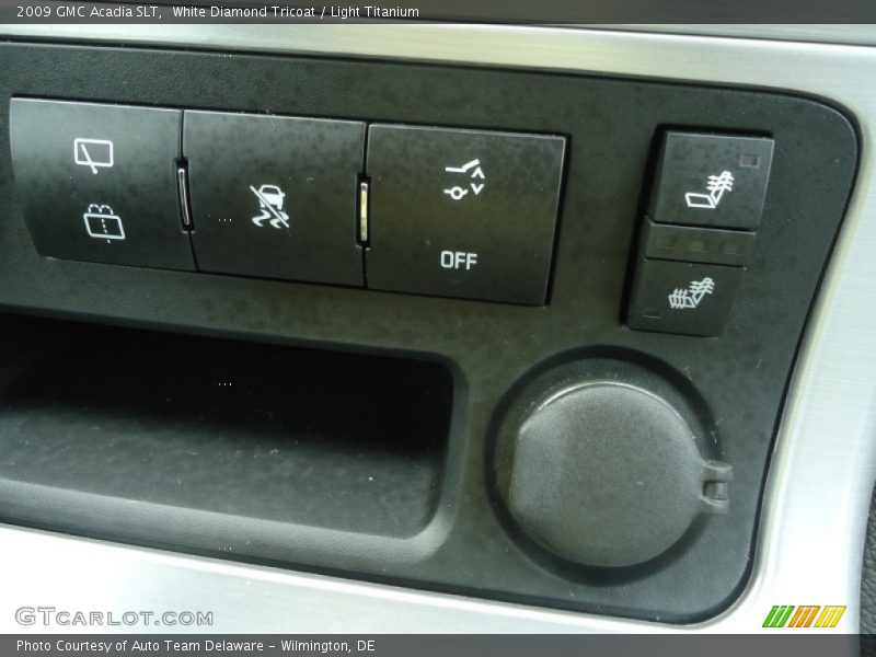 White Diamond Tricoat / Light Titanium 2009 GMC Acadia SLT