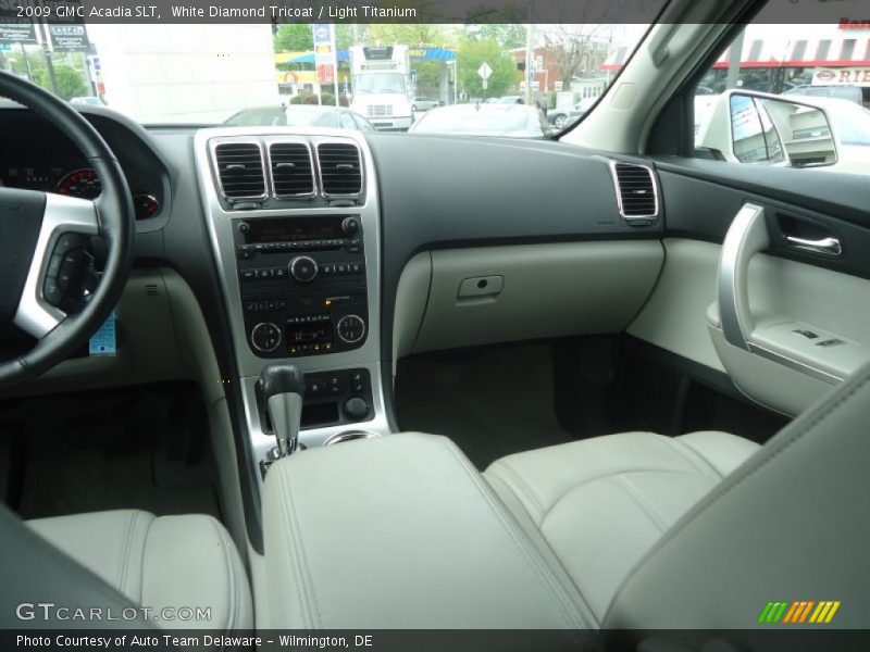 White Diamond Tricoat / Light Titanium 2009 GMC Acadia SLT