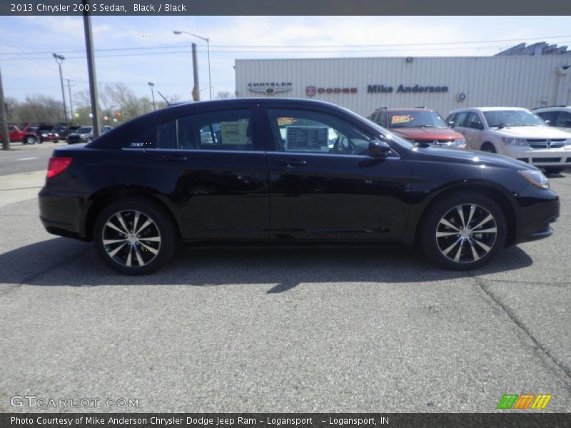 Black / Black 2013 Chrysler 200 S Sedan