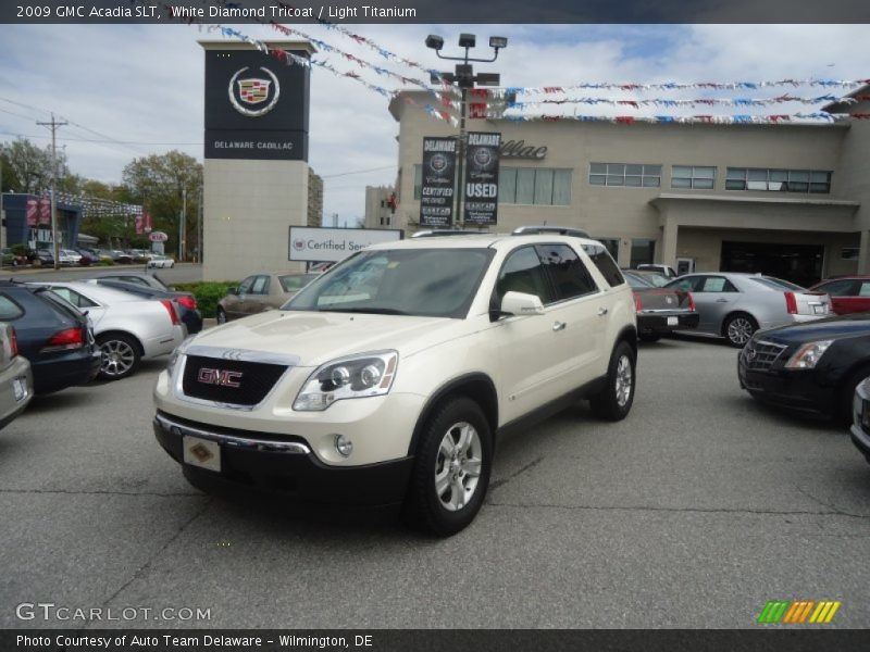 White Diamond Tricoat / Light Titanium 2009 GMC Acadia SLT
