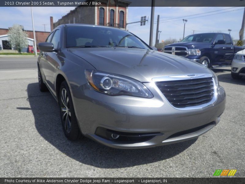 Tungsten Metallic / Black 2013 Chrysler 200 S Sedan