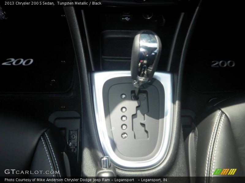 Tungsten Metallic / Black 2013 Chrysler 200 S Sedan