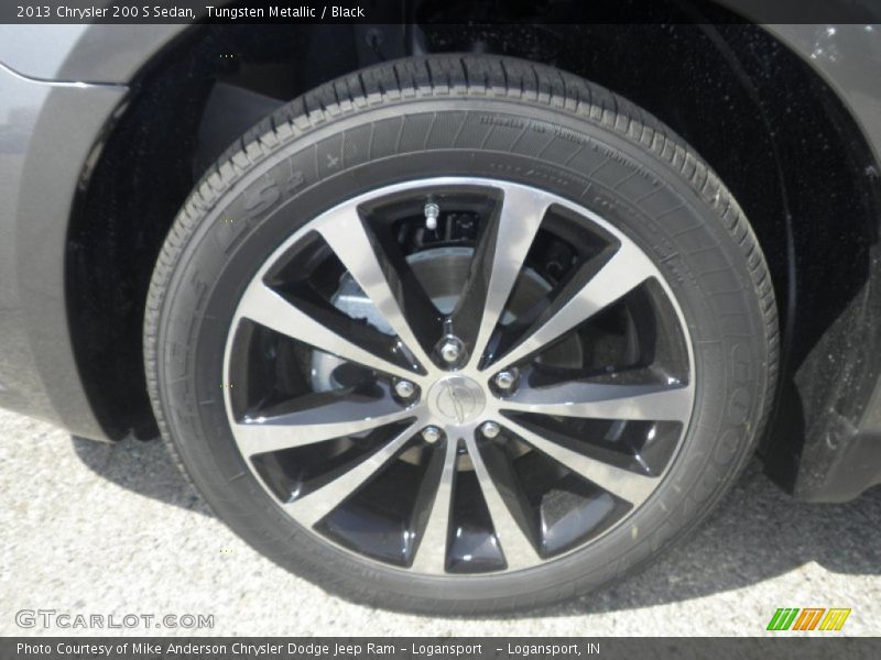 Tungsten Metallic / Black 2013 Chrysler 200 S Sedan