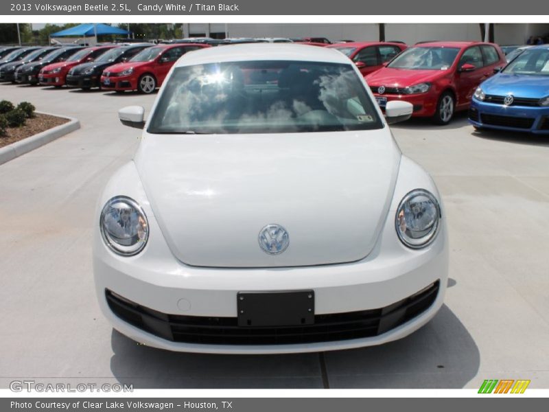 Candy White / Titan Black 2013 Volkswagen Beetle 2.5L