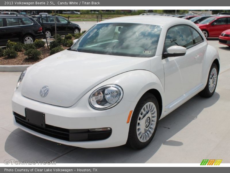 Candy White / Titan Black 2013 Volkswagen Beetle 2.5L