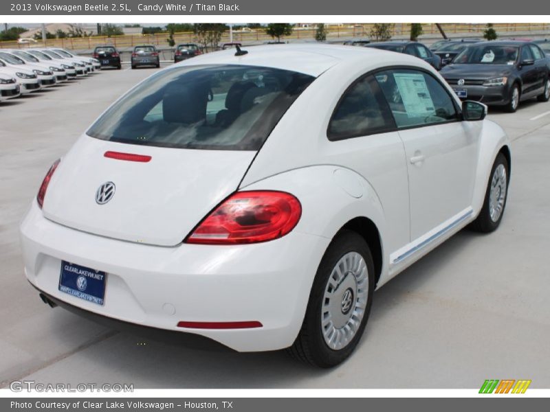Candy White / Titan Black 2013 Volkswagen Beetle 2.5L