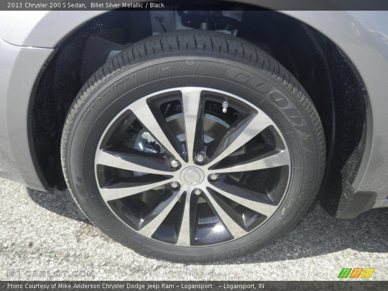 Billet Silver Metallic / Black 2013 Chrysler 200 S Sedan