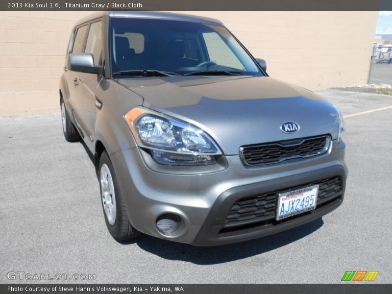 Titanium Gray / Black Cloth 2013 Kia Soul 1.6