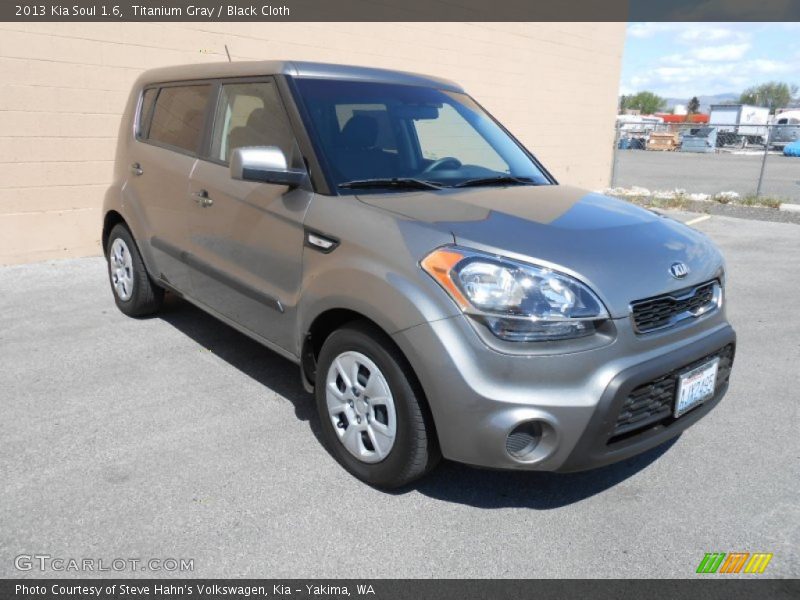 Titanium Gray / Black Cloth 2013 Kia Soul 1.6