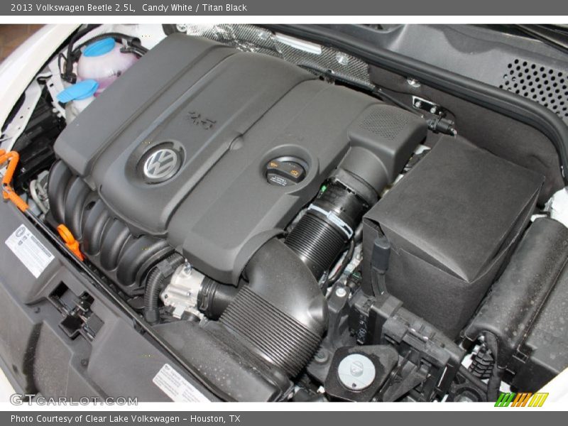 Candy White / Titan Black 2013 Volkswagen Beetle 2.5L
