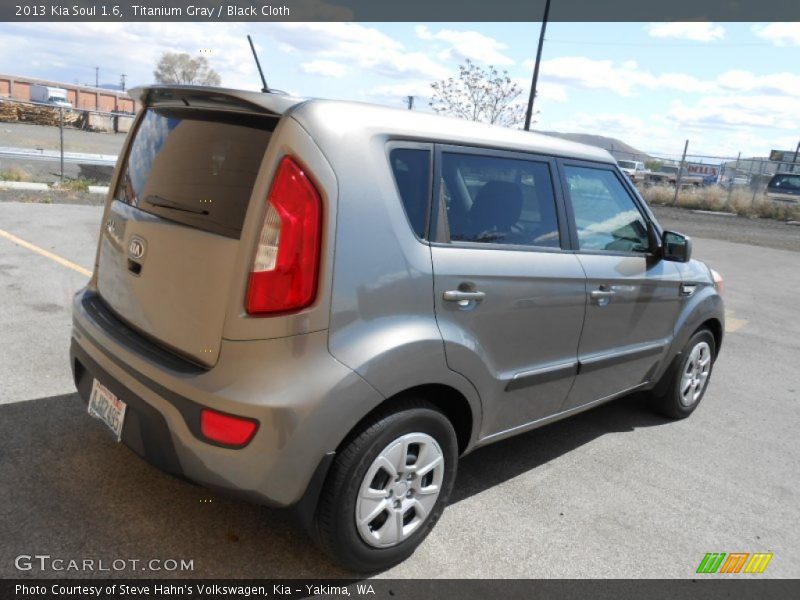 Titanium Gray / Black Cloth 2013 Kia Soul 1.6