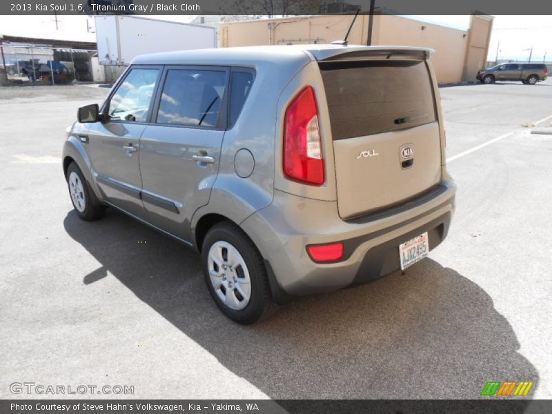 Titanium Gray / Black Cloth 2013 Kia Soul 1.6