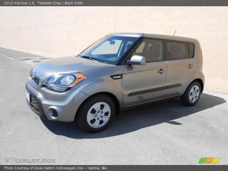 Titanium Gray / Black Cloth 2013 Kia Soul 1.6