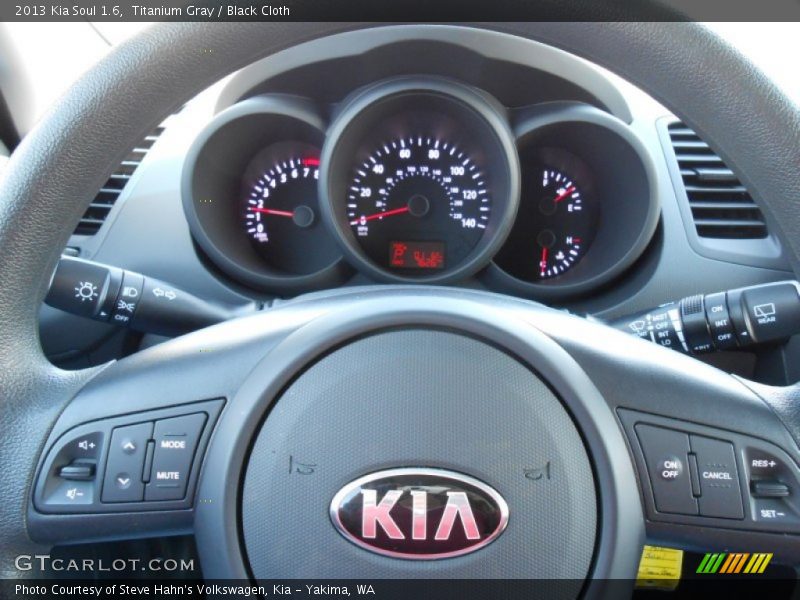 Titanium Gray / Black Cloth 2013 Kia Soul 1.6