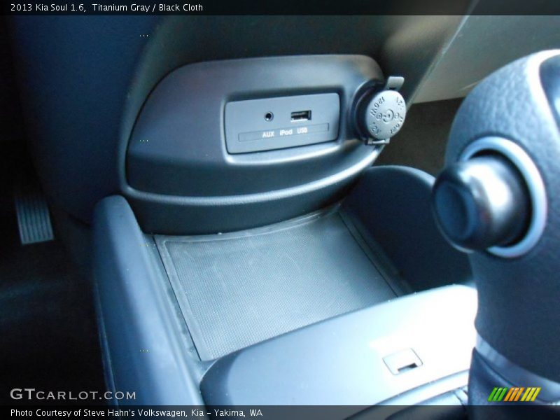 Titanium Gray / Black Cloth 2013 Kia Soul 1.6