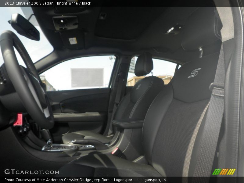 Bright White / Black 2013 Chrysler 200 S Sedan