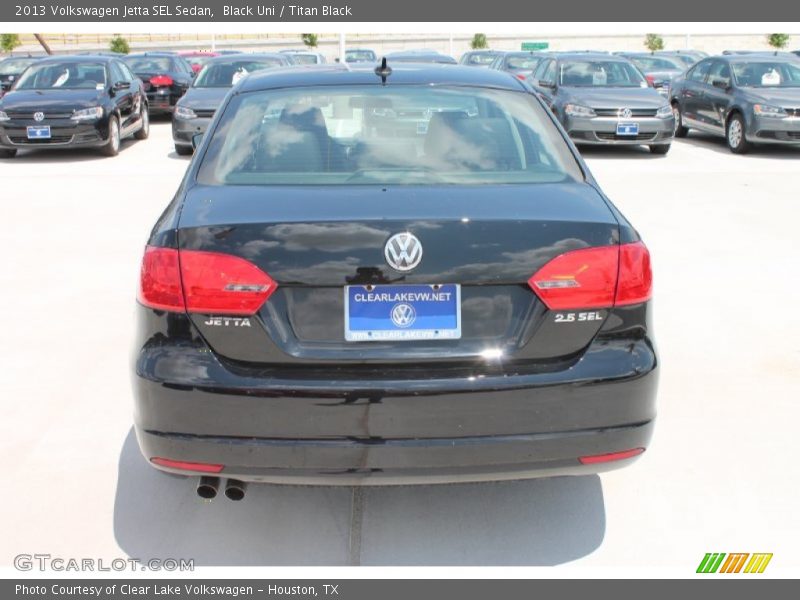 Black Uni / Titan Black 2013 Volkswagen Jetta SEL Sedan