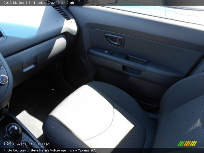 Titanium Gray / Black Cloth 2013 Kia Soul 1.6
