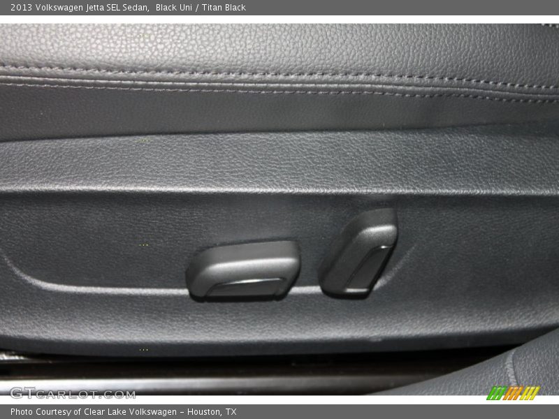 Black Uni / Titan Black 2013 Volkswagen Jetta SEL Sedan