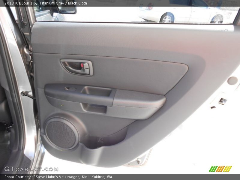 Titanium Gray / Black Cloth 2013 Kia Soul 1.6