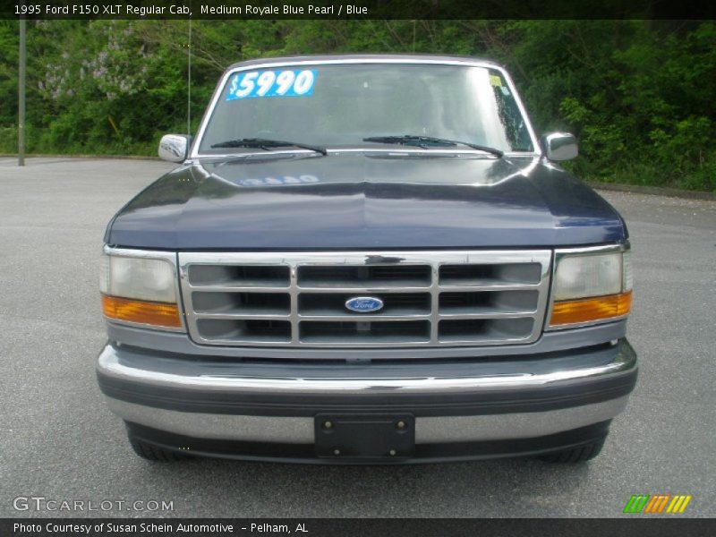 Medium Royale Blue Pearl / Blue 1995 Ford F150 XLT Regular Cab